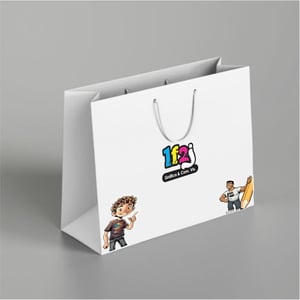 Sacola de Papel Personalizada Off set 150g 16x20x25cm 4x0  Corte Reto Alça de cordão