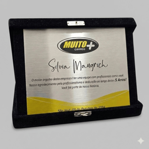 Placa de homenagem Aço inox escovado 1mm  / Tamanho da placa = 21x15 4x0 / Impressão UV / Corte Reto / Acompanha caixa de PVC