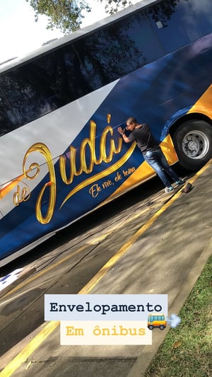 Envelopamento de Ônibus      