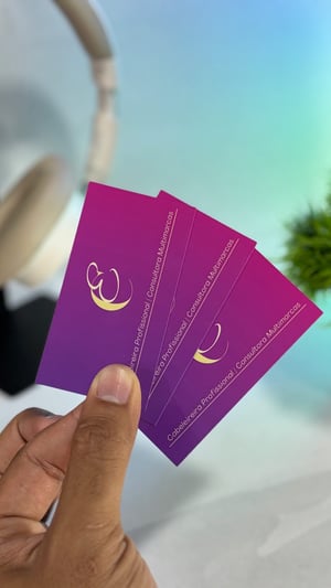 Cartão de visita Couchê 250g 9x5cm 4x4 Verniz Total Brilho Corte reto 