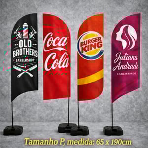 Wind Banner P Estrutura Alumínio 65 x 190cm 4x4 Wind Banner Personalizado modelo P com 1,90 x 0,65 m, estrutura de alumínio, base redonda preta e impressão dupla face em Ultra-HD. Ideal para eventos e campanhas promocionais. Estrutura Alumínio 