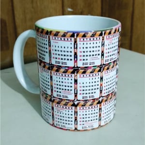 Caneca de Cerâmica Personalizada 325ml com Foto, Nome ou Arte Cerâmica com 325ml 9,5cm de altura x 8cm de diâmetro Colorido (4x0) – impressão em alta qualidade Sem revestimento Sem acabamento 