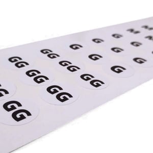 Kit Etiquetas de Tamanho para Roupas | Distribuição Automática Papel Couchê Fosco Adesivo Redonda 2cm Preta (1x0) – impressão em alta qualidade Sem laminação Meio corte eletrônico (pronto para destacar) + corte final Arte padrão inclusa. Produção rápida. 📦 Escolha o kit ideal:  • 50 un → Ideal para teste | 100 un → Mais vendido ⭐ | 200 un → Melhor custo 🔥 | 500 un → Ideal para revenda 📦 | 1000 un → Melhor preço 🚀
