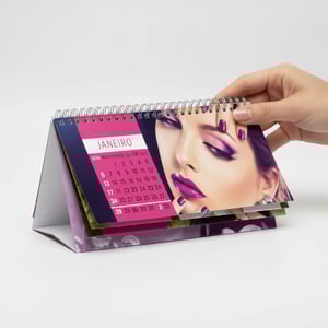 Calendário de Mesa Wire-O | Couchê 250g | 4x4 | 160mm x 70mm | Wire-o, Base Personalizada | 12 Unidades Couchê 250g 160mm x 70mm 4x4 Sem verniz Wire-o, base personalizada 