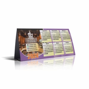 Calendário de Mesa Triangular Personalizado — 2023080803