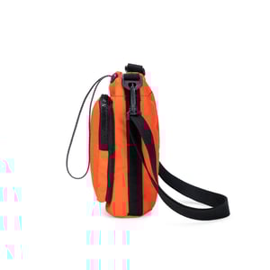 Porta-Garrafa Oxford com Alça Transversal e Bolso Frontal - 15438LF