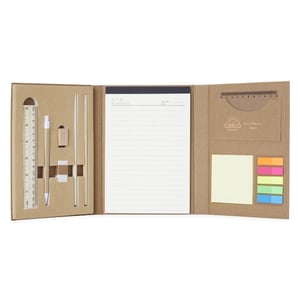 Kit Ecológico para Anotações com Capa Kraft - Completo e Prático - 18708  Kit Ecológico para Anotações com Capa Kraft Gravação a Laser   Aproveite a impressão a laser de alta qualidade que dá um toque especial ao produto