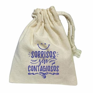 Saquinho Personalizado em Algodão Cru com Logo 1 Cor – Sustentável e Elegante - 07052503 Tecido 100% Algodão Cru Natural Saquinho Personalizado em Algodão Cru com Logo 1 Cor Personalização: silk screen 1 Cor   é a escolha perfeita! Ideal para embalagens ecológicas, brindes promocionais, lembrancinhas e ações de marketing com consciência ambiental.