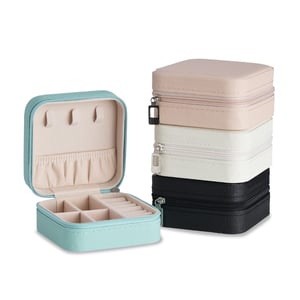 Porta Joias de Couro Sintético com Revestimento Aveludado - Elegância e Praticidade - 01618 Couro Sintético Porta Joias de Couro Sintético com Revestimento Aveludado Gravação a Laser Aveludado  ideal para anéis, brincos e colares. Personalize já!