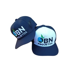 Boné Trucker Personalizado com Tela e Bordado Frontal — CBBON33 Tecido a escolher Boné Trucker Personalizado com Tela e Bordado Frontal Bordado na Frente   ideal para brindes, uniformes e eventos.