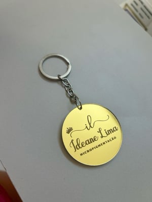 Chaveiro acrilico Personalizado acrilico 5x5 cm  adesivo impressão  Gravação à laser