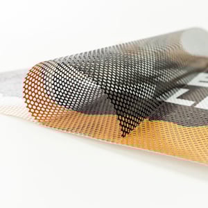 Adesivo Perfurado Premium