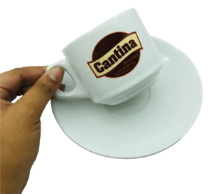 Xícara com pires para cafezinho      