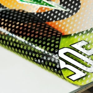 Adesivo Perfurado Personalizado M² Adesivo Perfurado M² 4x0 Sem revestimento Refilado Corte Reto