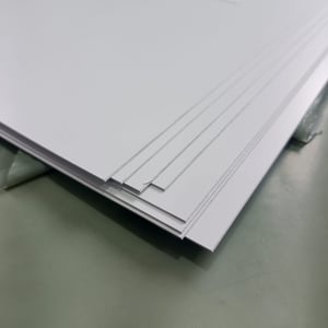 PLACA DE PS 2 MM IMPRESSÃO UV 4/0 PS 2 MM PLACA TAMANHO 200 X 100 CM AREA DE IMPRESSÃO 198 X 98 CM    
