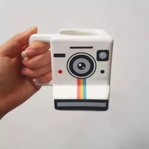 Caneca 3D Câmera Fotográfica Cêramica 12x9 cm Branco predominante  Esmalte brilhante Suporta líquidos quentes ou frios e pode ir ao microondas