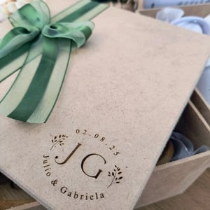 Caixa convite com 2 xícaras personalizadas