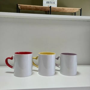 Caneca com alça de coração personalizada