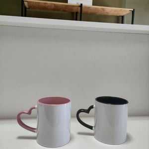 Caneca com alça de coração personalizada
