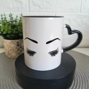 Caneca com alça de coração personalizada
