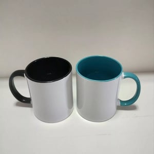 Caneca personalizada com alça e interior colorido