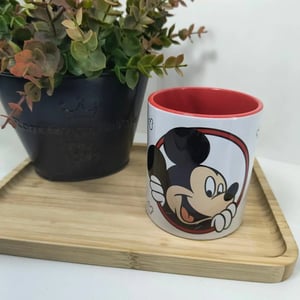 Caneca personalizada com alça e interior colorido