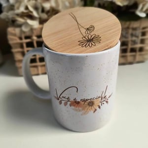 Canecas com tampas de bambu personalizadas
