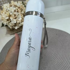 Garrafa térmica com tampa click e alça personalizada