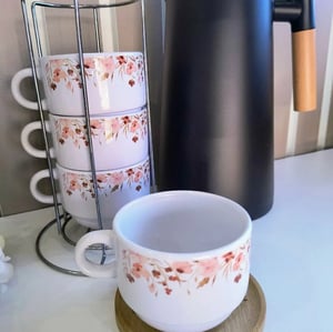 Torre com 4 xícaras personalizadas