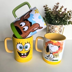 Caneca branca com alça colorida e base de silicone Cerâmica 330ml Branca  Personalizado 