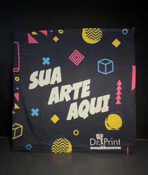 BACKDROP RETRÁTIL 230X230CM ESTRUTURA DE ALUMÍNIO - PAINEL EM TECIDO OXFORD 230X230CM 4X0   