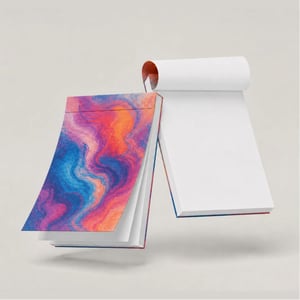BLOCO DE ANOTAÇÕES 50 FOLHAS Capa em papel couchê 170G e miolo offset 75g. 14,5x21cm.    Capa Personalizada.