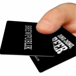 Cartão de Visita PVC 0,76mm PVC 0,76mm 8,5x5,4cm Impresso color - frente e verso Verniz Cristal Frente e Verso 4 cantos arredondados 