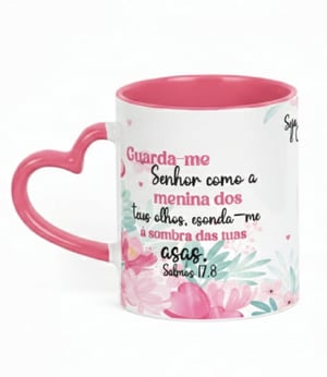 CANECA ALÇA DE CORAÇÃO PERSONALIZADA Cerâmica 325ml Sujeito a dísponibilidade de estoque  Personalizado por sublimação Área de impressão: 20x9,5cm
