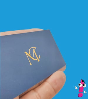 Cartão de visita - Lam. Soft Touch - Hot Stamping Frente - Colorido Frente e Verso Couchê 300g 48x88mm 4x4 Laminação Soft Touch + Hot Stamping REFILE 