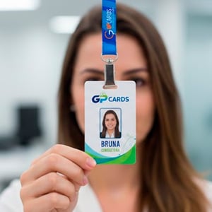 Crachá em PVC 54x86 4x4 Frente e Verso PVC 54x86 4x4 Colorido Frente e Verso Laminado Frente e Verso Cantos Arredondados 