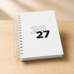 Agenda 2027 - A5 - 10 Unidades Miolo Sulfite 75g P&B 14x20 Capa personalizada colorida 4x0, miolo P&B e opções de personalização interna Capa brilho, fosca ou semibrilho Wire-O Guardas personalizadas e folha de rosto personalizada opcionais