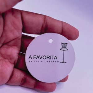 TAG REDONDA Couchê 250g 5X5 4x0 Verniz Total Brilho CORTE E FURO 