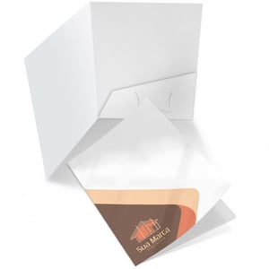 Pasta com Orelha e Bolsa Branca colada COUCHÊ BRILHO 170 GRAMAS 31x45 cm 4X0 CORES UV TOTAL FRENTE CORTE ORELHA, Bolsa Branca Colada 