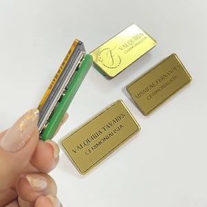 Botton Broche Magnético Personalizado Espelhado Acrilico Luxo Sua Logo Nome Profissão