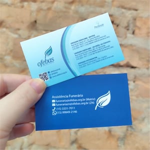 Cartão de Visitas Laminado com Verniz Localizado