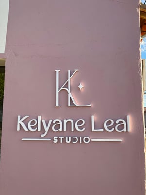 LOGO EM PVC EXPANDIDO