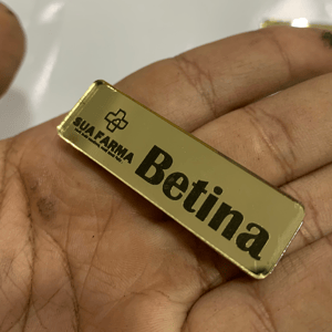 BROCHE ACRÍLICO COM IMÃ      