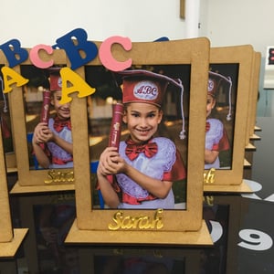 LEMBRANCINHA ABC QUADRO FOTO 10X15CM EM MDF CRU COM FOTO      