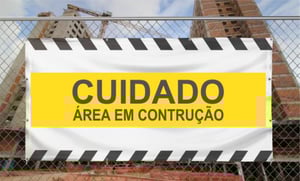 Lona com Bainha e Ilhós