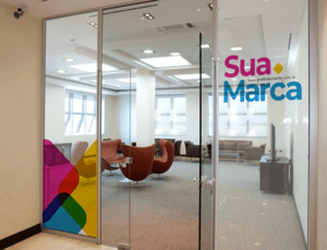 ADESIVO VINIL TRANSPARENTE   4x0  Sem acabamento 