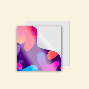 Adesivo aplicado PS 1mm PS 1mm  4x0 Adesivo brilho/fosco Corte reto 