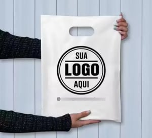 Sacolas Personalizadas - Tam.  PP, P , M ,G E GG Plástica (modelo boca de palhaço) Pedido Mínimo: 200 unidades No máximo duas cores impressas Impressão em Serigrafia  