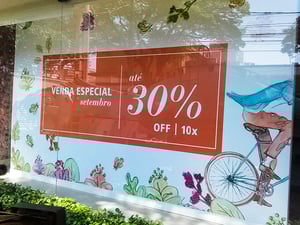 Adesivo de Vitrine    Sem acabamento  