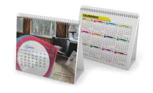 Calendário de mesa encadernado Couchê brilho 250g 15x12,5cm laser Brilho Wire-o 12 páginas